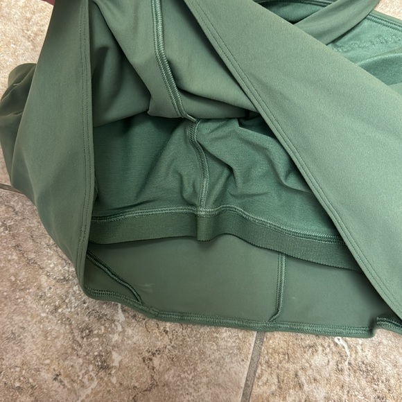 NWT Lululemon Nulu wrap-front long line sports bra cross cross straps green 14 - Picture 10 of 11